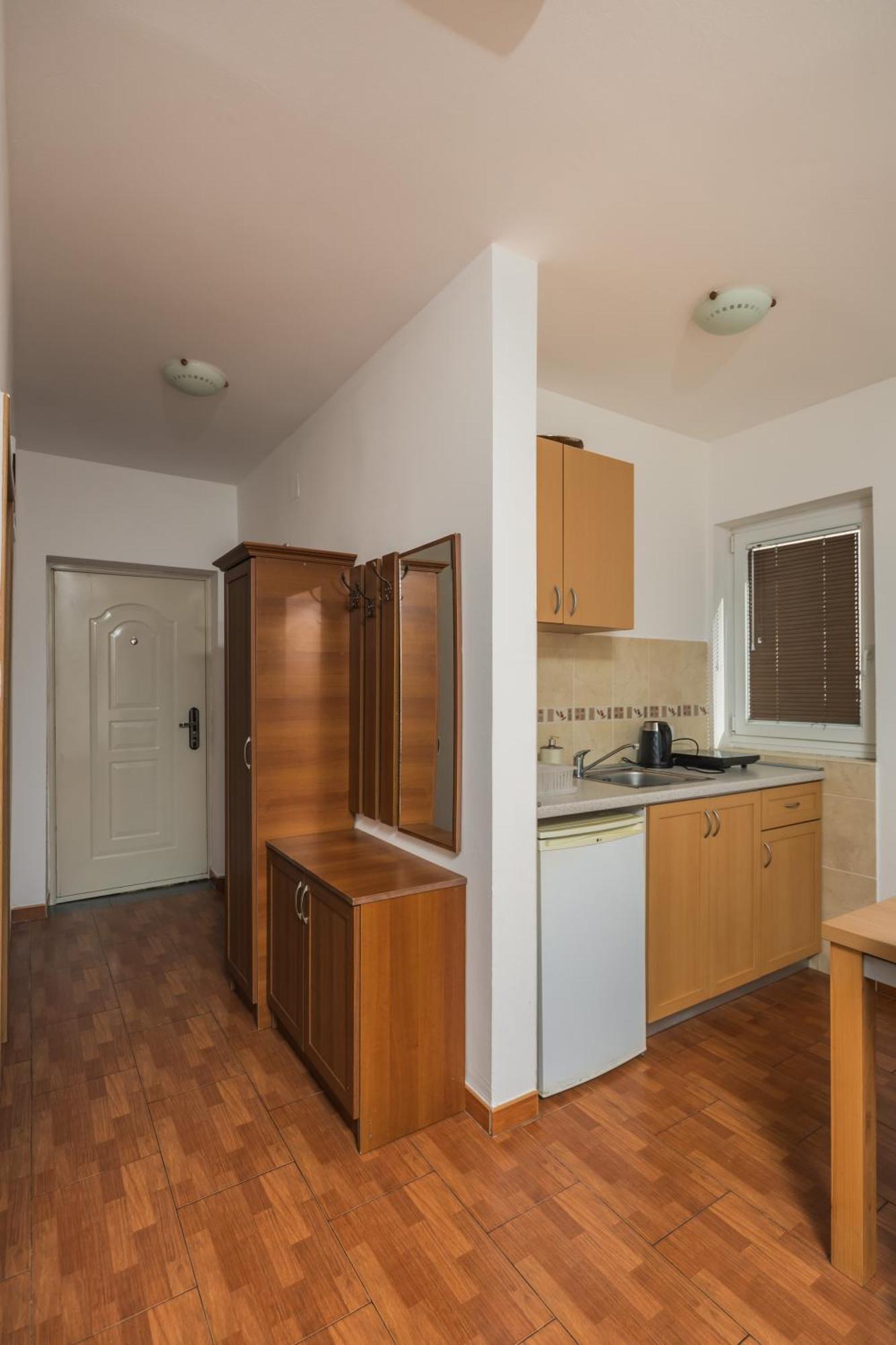 Apartments Franicevic Petrovac Екстер'єр фото